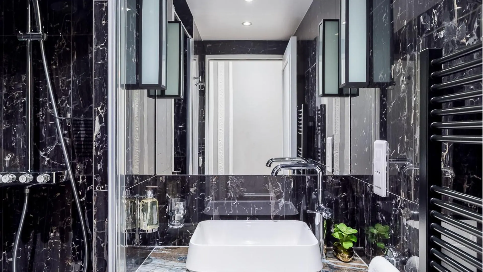 Merveil - Signature Suite - Louvre - Victoria Paris Apartment